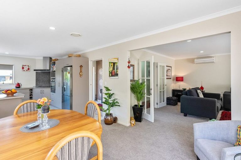 Photo of property in 8 Leanne Way, Waikanae Beach, Waikanae, 5036