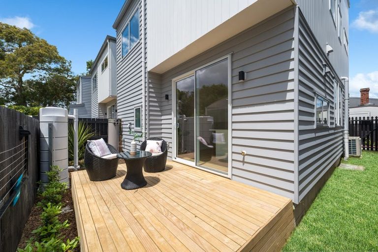 Photo of property in 80c Matipo Road, Te Atatu Peninsula, Auckland, 0610