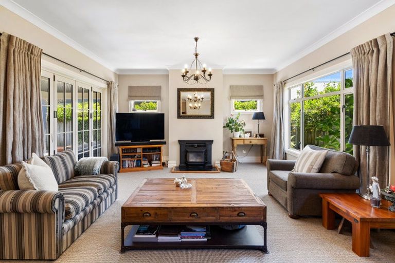 Photo of property in 15 Ross Place, Greenmeadows, Napier, 4112