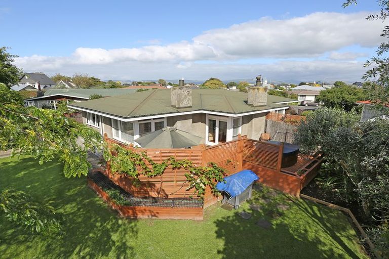 Photo of property in 7 Droylsden Place, Palmerston North, 4410