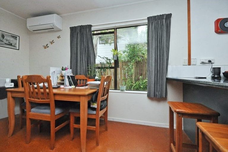 Photo of property in 8 Springtime Crescent, Stanmore Bay, Whangaparaoa, 0932