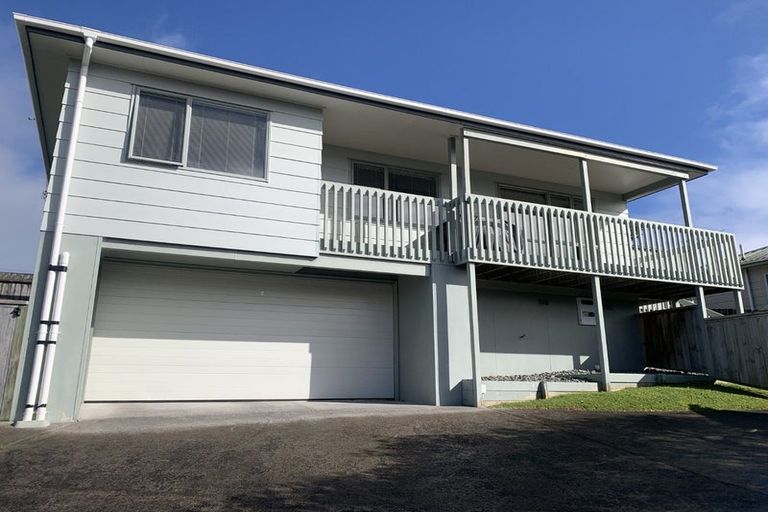 Photo of property in 2/34 Elizabeth Drive, West Harbour, Auckland, 0618