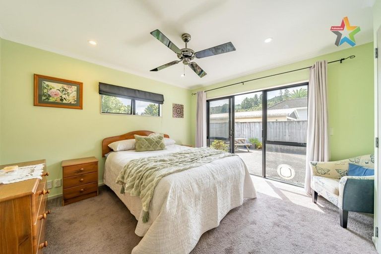 Photo of property in 5 Maru Street, Stokes Valley, Lower Hutt, 5019