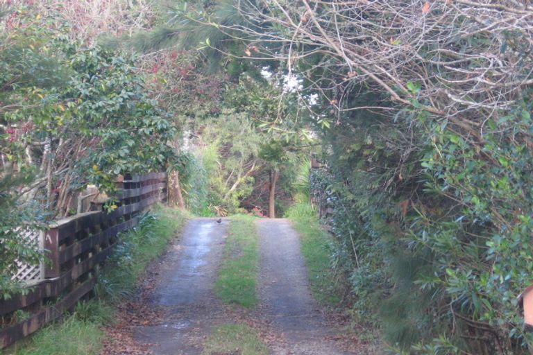 Photo of property in 28 Crompton Road, Massey, Auckland, 0614