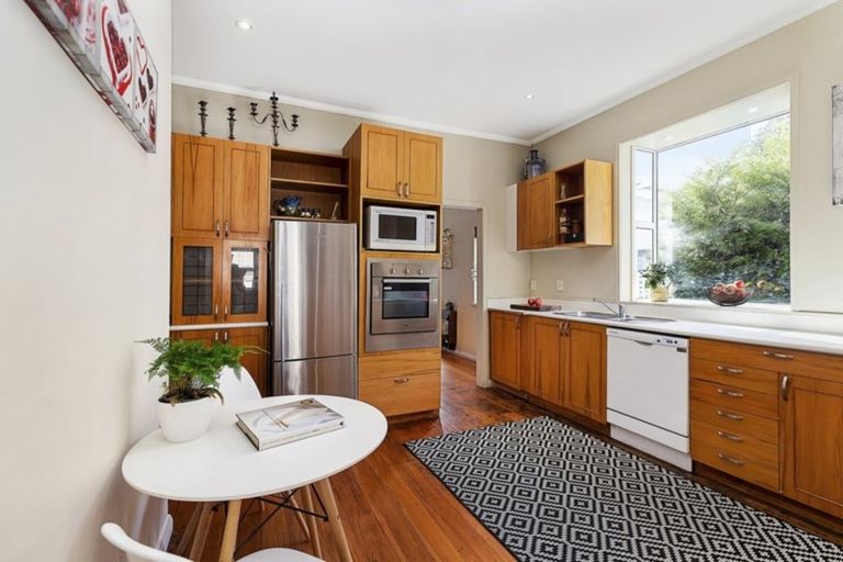 Photo of property in 19 Cavendish Square, Strathmore Park, Wellington, 6022