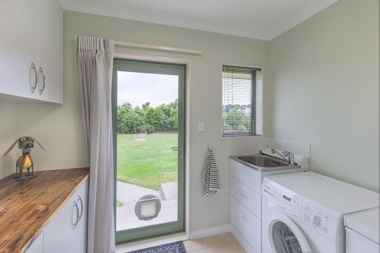 Photo of property in 28 Waipuna Grove, Levin, 5571