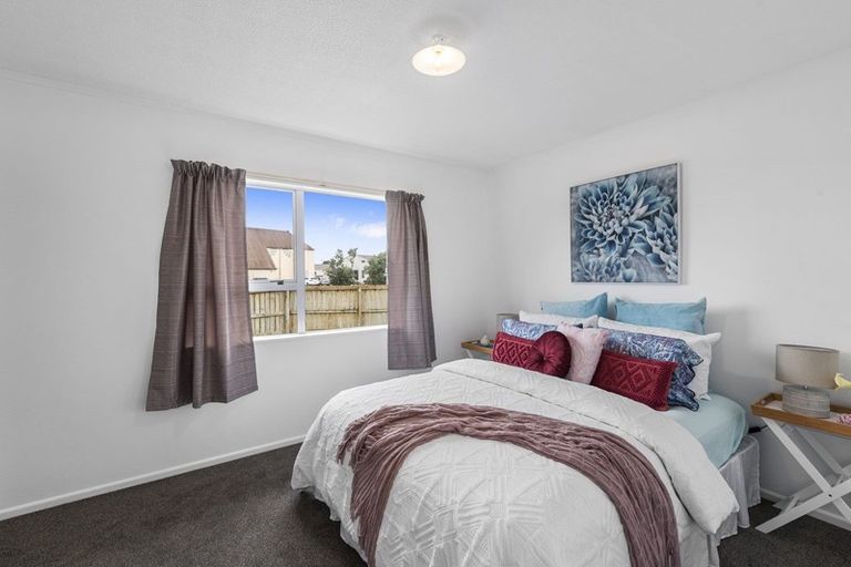 Photo of property in 2 Rosewood Place, Paraparaumu, 5032