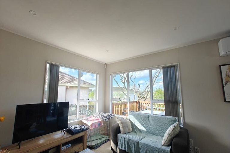 Photo of property in 97 Unsworth Drive, Unsworth Heights, Auckland, 0632