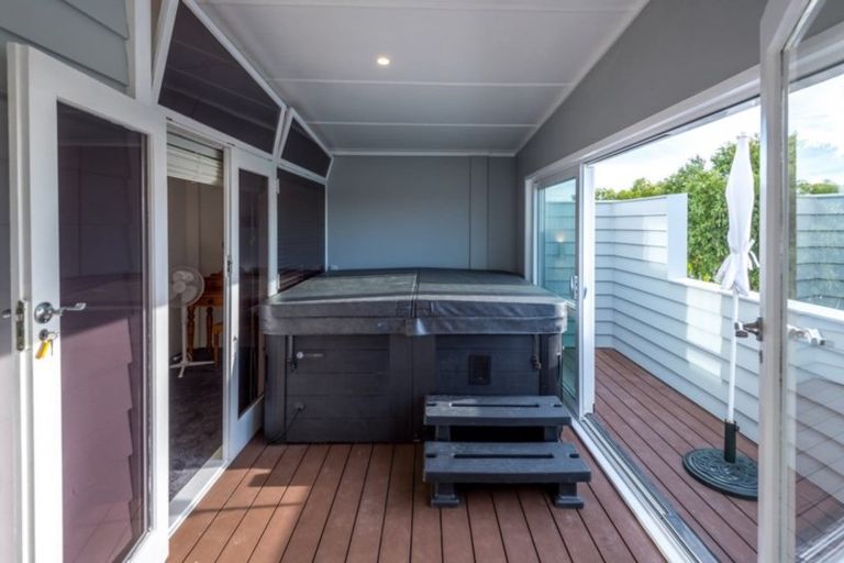 Photo of property in 30 Grassways Avenue, Pakuranga, Auckland, 2010