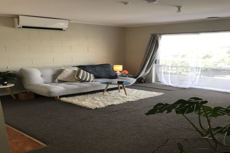 Photo of property in 2/3 Vella Street, Titahi Bay, Porirua, 5022