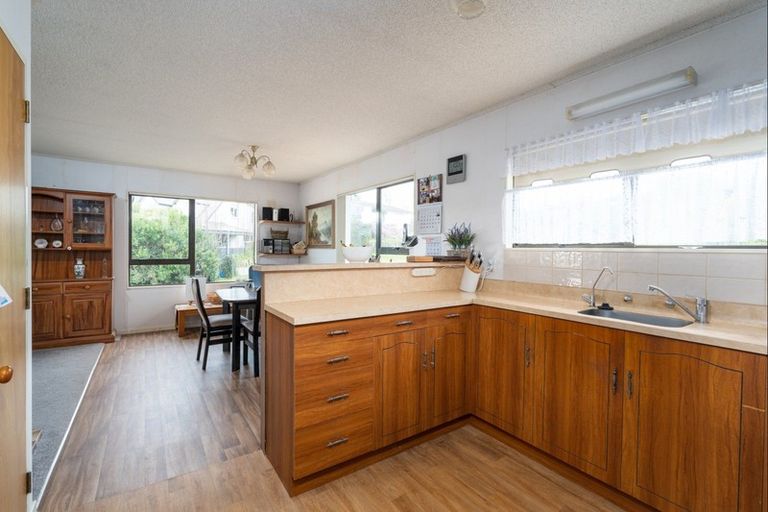 Photo of property in 1 Gladstone Grove, Richmond Heights, Taupo, 3330