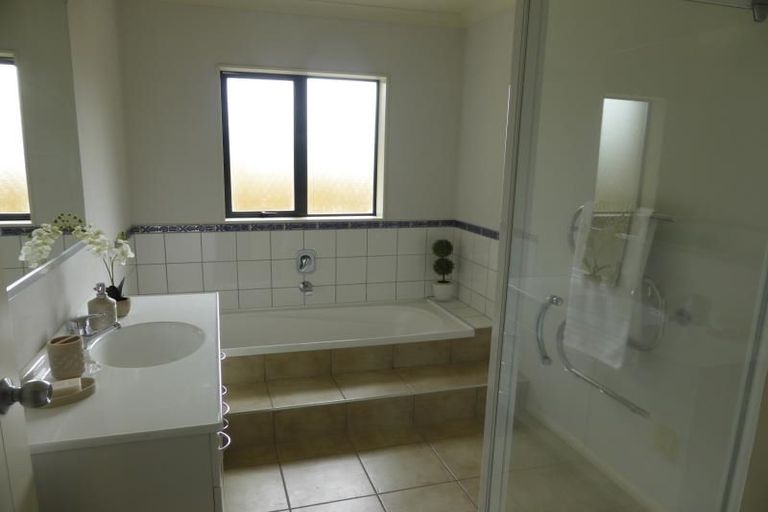 Photo of property in 45 Ridge View Crescent, Pukekohe, 2120