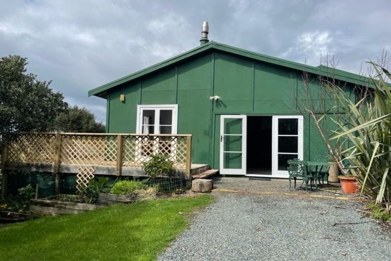 Photo of property in 1024 Takatu Road, Tawharanui Peninsula, Matakana, 0986