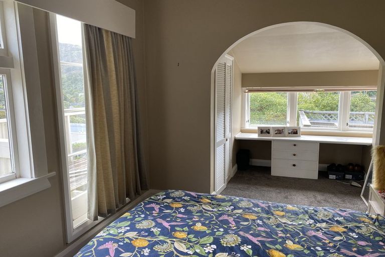 Photo of property in 14 Trelissick Crescent, Ngaio, Wellington, 6035