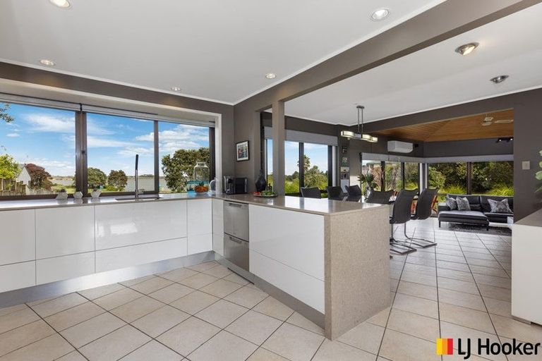 Photo of property in 180 Carnoustie Drive, Wattle Downs, Auckland, 2103