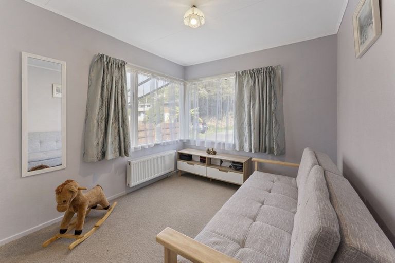 Photo of property in 30 Logie Street, Stokes Valley, Lower Hutt, 5019