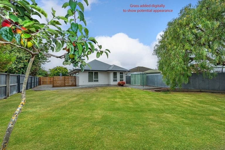 Photo of property in 10 Bideford Place, Dallington, Christchurch, 8061