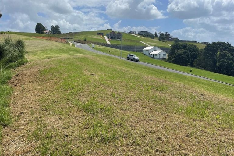 Photo of property in 14 Starlight Place, Langs Beach, 0582