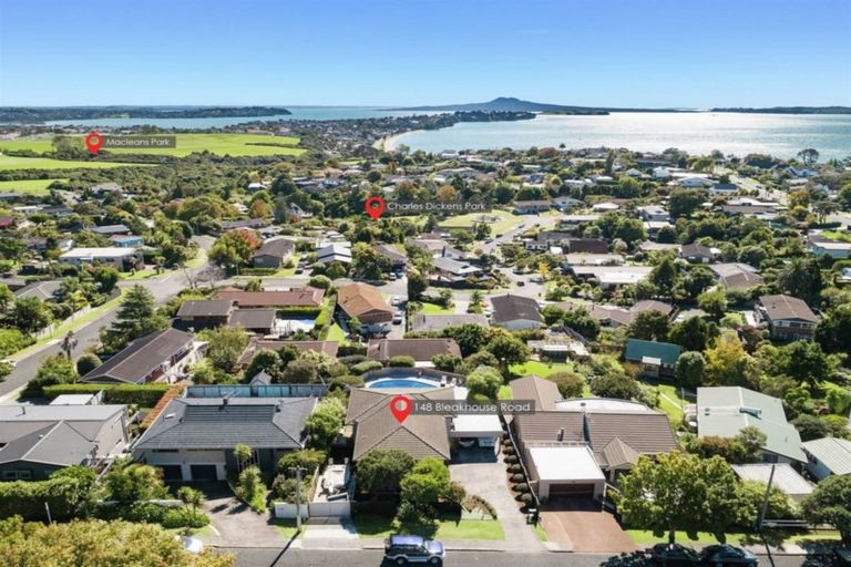 Photo of property in 148 Bleakhouse Road, Mellons Bay, Auckland, 2014