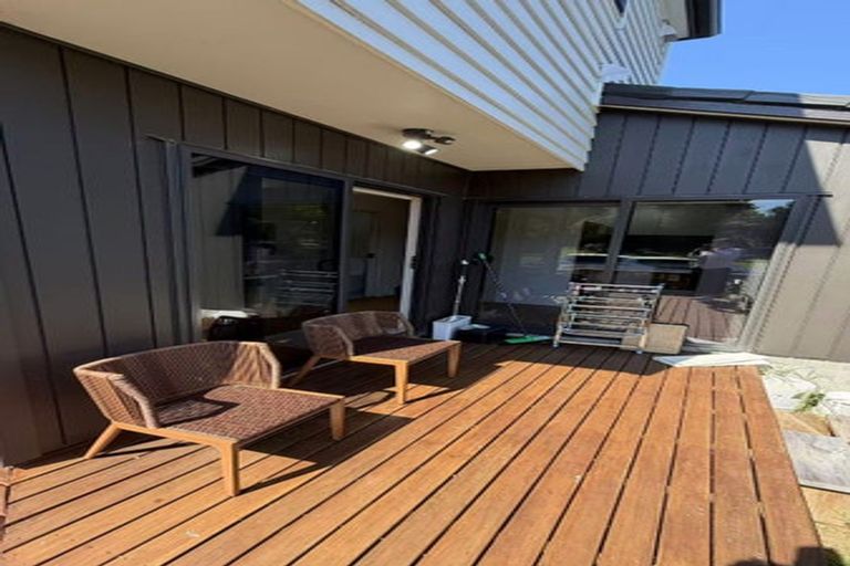 Photo of property in 89a Cascades Road, Pakuranga Heights, Auckland, 2010