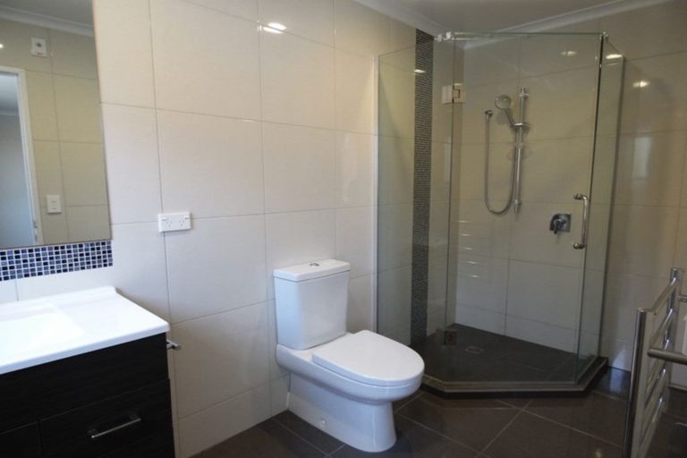 Photo of property in 213 Hobsonville Point Road, Hobsonville, Auckland, 0616