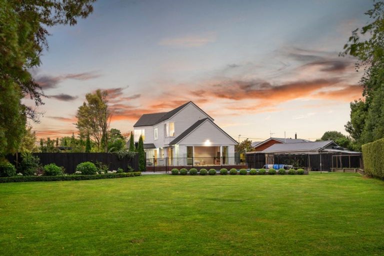 Photo of property in 481 Avonhead Road, Avonhead, Christchurch, 8042