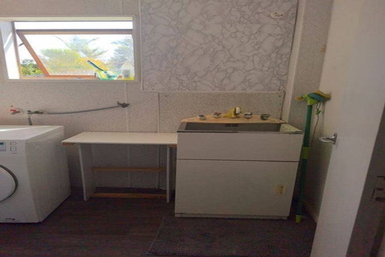 Photo of property in 3/270 Wairau Road, Glenfield, Auckland, 0627