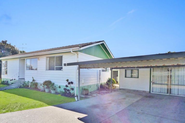 Photo of property in 14 Ewbank Place, Manurewa, Auckland, 2102