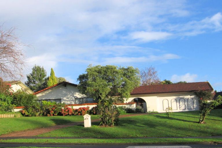 Photo of property in 130 Glenmore Road, Farm Cove, Auckland, 2012