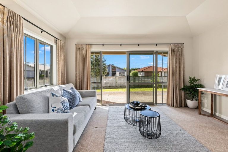 Photo of property in 8 Tarn Close, Pyes Pa, Tauranga, 3112