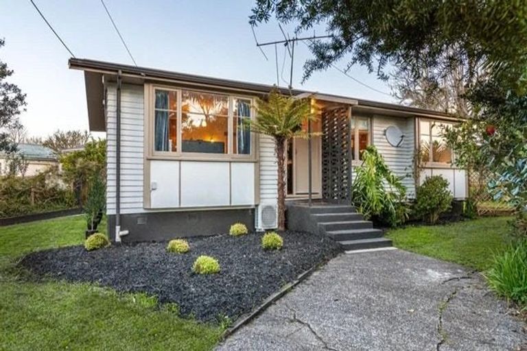 Photo of property in 20 Woodvale Road, Glen Eden, Auckland, 0602