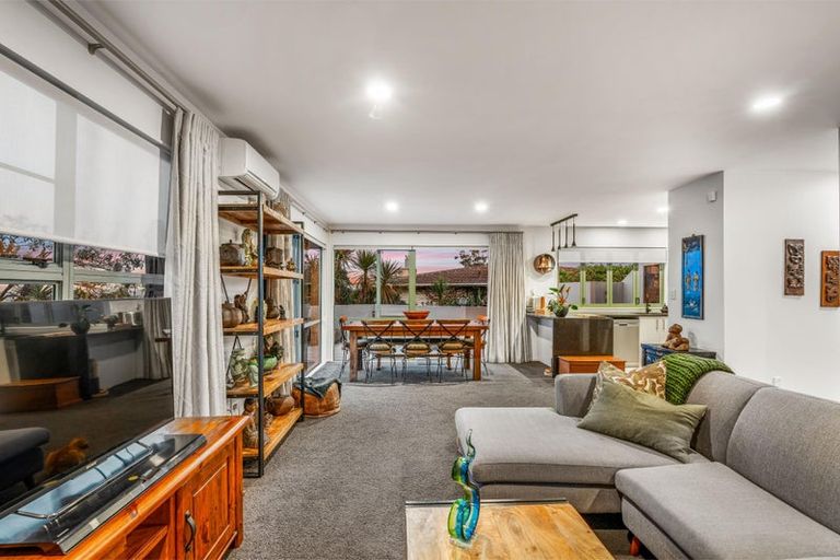 Photo of property in 87 Glengarry Road, Glen Eden, Auckland, 0602