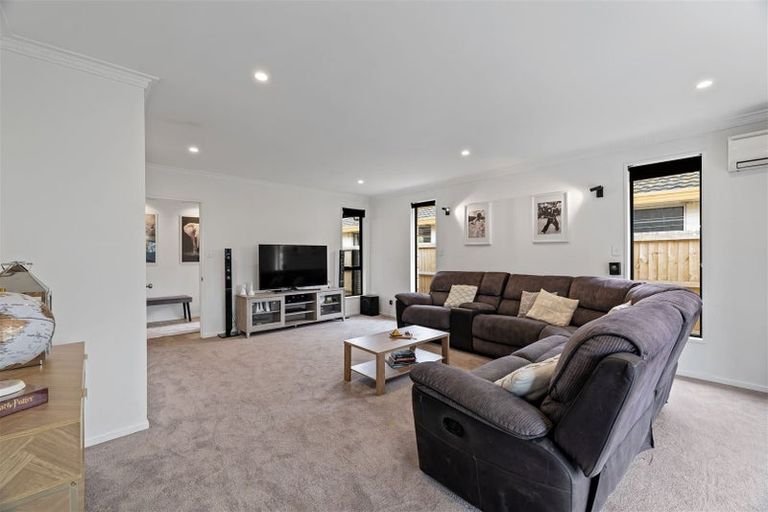 Photo of property in 443 Mairehau Road, Parklands, Christchurch, 8083