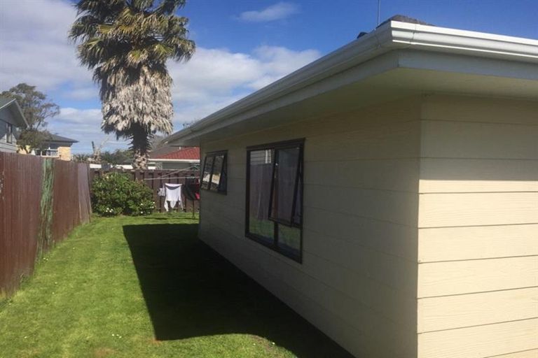 Photo of property in 2/4a Browns Road, Manurewa, Auckland, 2102