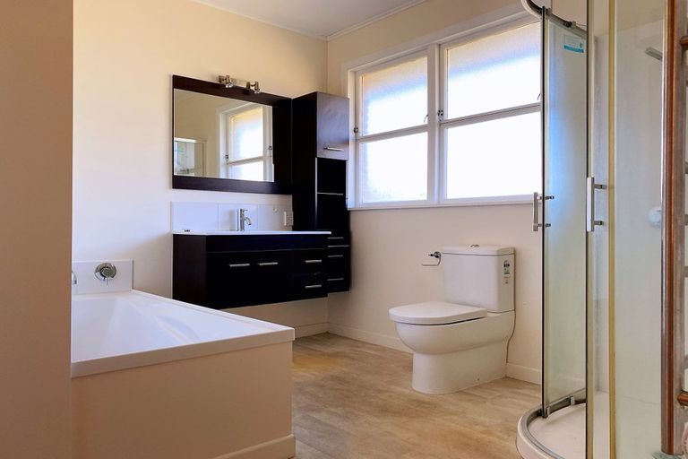 Photo of property in 8 Vista Terrace, Hillcrest, Hamilton, 3216