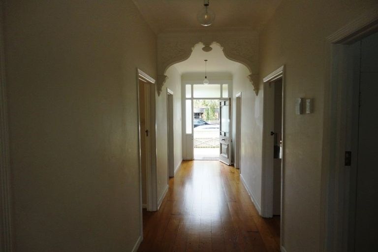 Photo of property in 1 Momona Road, Greenlane, Auckland, 1051