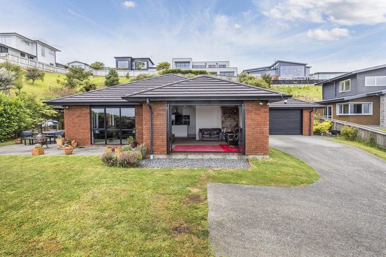 Photo of property in 24 Ships Cove, Whitby, Porirua, 5024
