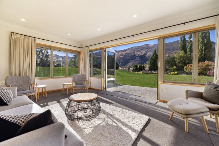 Photo of property in 49 Hunter Road, Speargrass Flat, Queenstown, 9371
