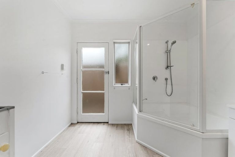 Photo of property in 2/64 Mckenzie Avenue, Arkles Bay, Whangaparaoa, 0932