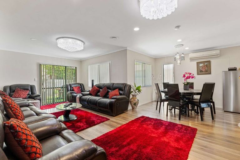 Photo of property in 49d Redoubt Road, Goodwood Heights, Auckland, 2105