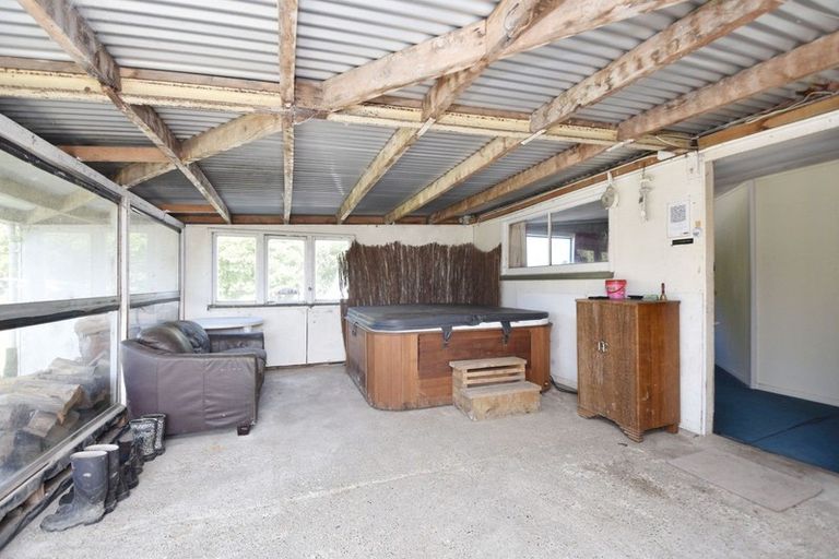 Photo of property in 700 Bluff Highway, Clifton, Invercargill, 9877