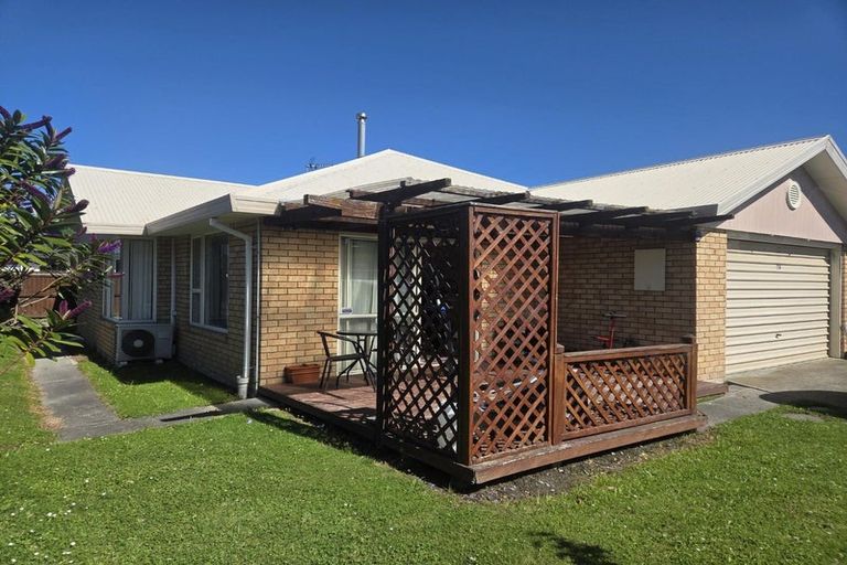 Photo of property in 17a Thistledown Place, Woolston, Christchurch, 8062