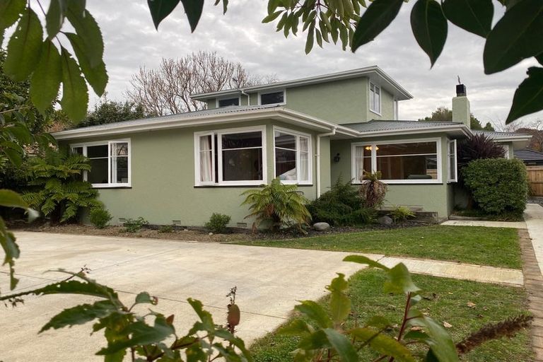 Photo of property in 6a Surrey Crescent, Hokowhitu, Palmerston North, 4410
