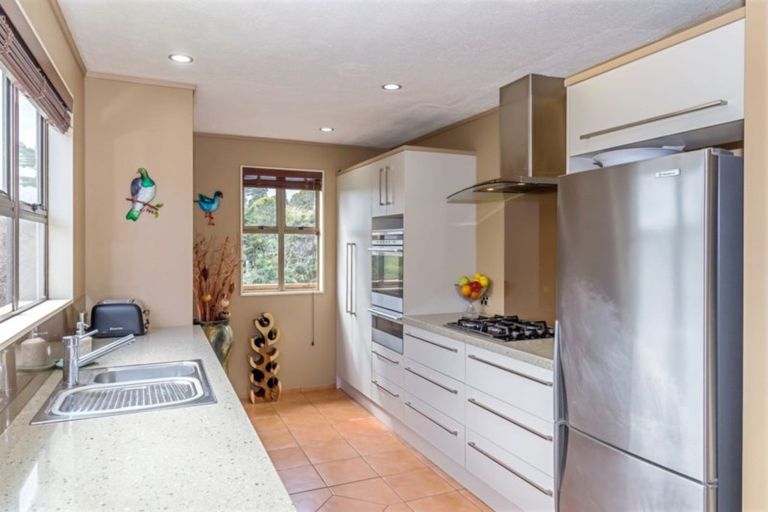 Photo of property in 15 Hillcrest Road, Hatfields Beach, Orewa, 0931