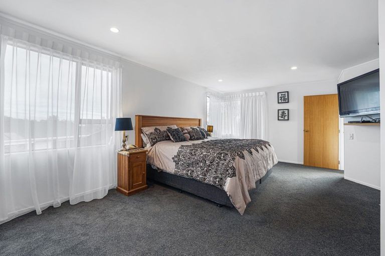 Photo of property in 21a Kinross Drive, Merrilands, New Plymouth, 4312