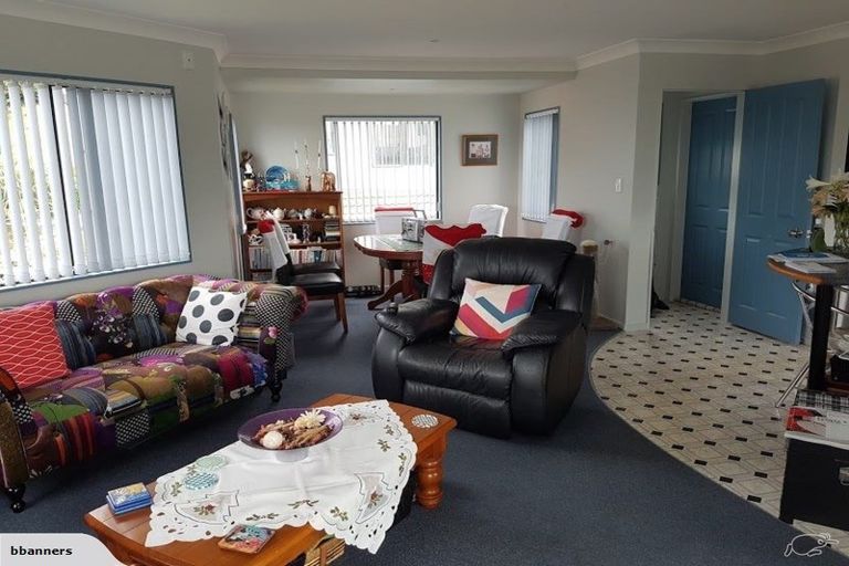 Photo of property in 30a Bowes Crescent, Strathmore Park, Wellington, 6022