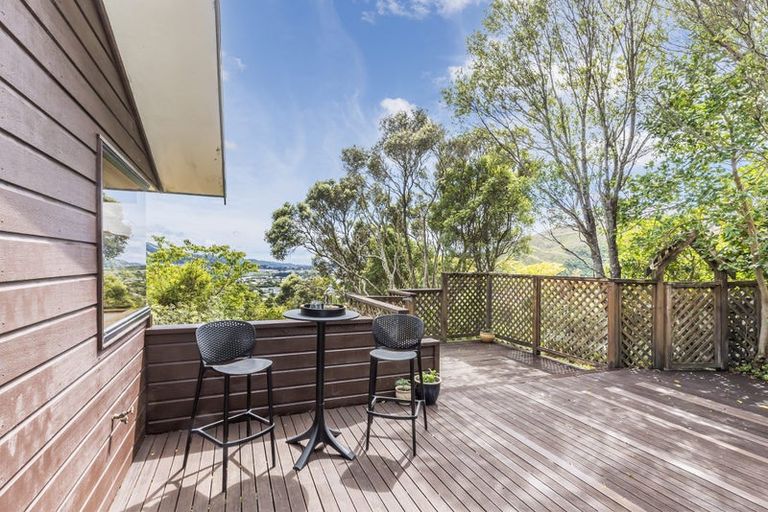 Photo of property in 14a Spicer Place, Tawa, Wellington, 5028