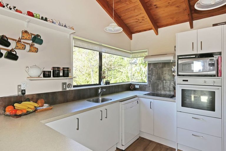 Photo of property in 13 Busby Hill, Havelock North, 4130