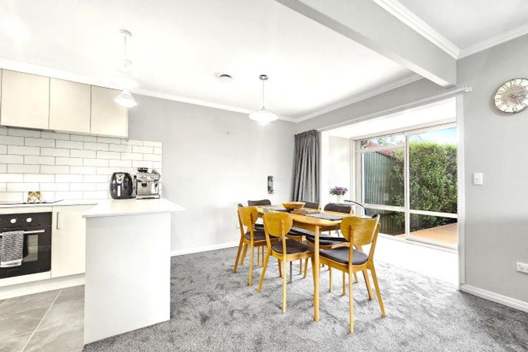 Photo of property in 8 Raukura Place, Koutu, Rotorua, 3010