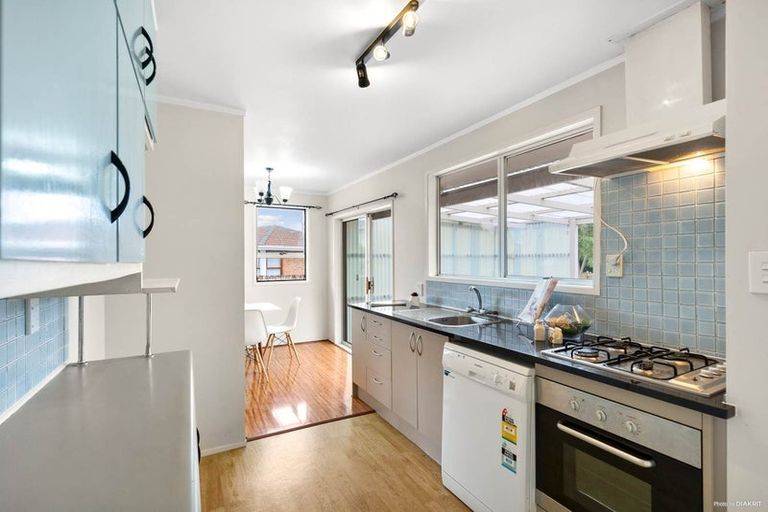 Photo of property in 9 Tangelo Place, Bucklands Beach, Auckland, 2012